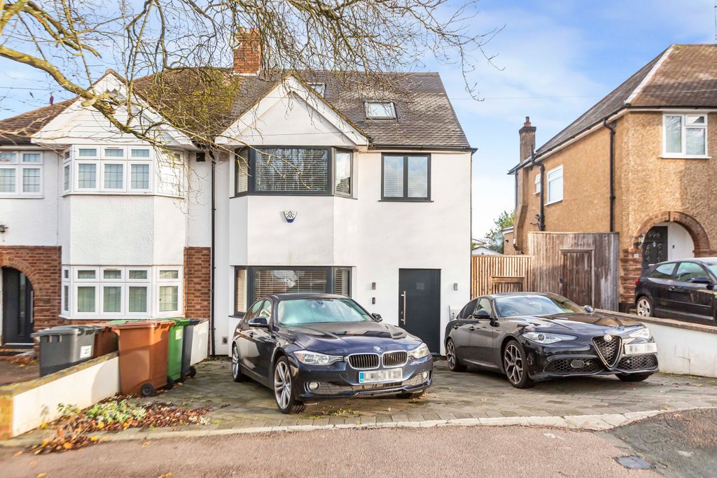 Property photo 1 of 34