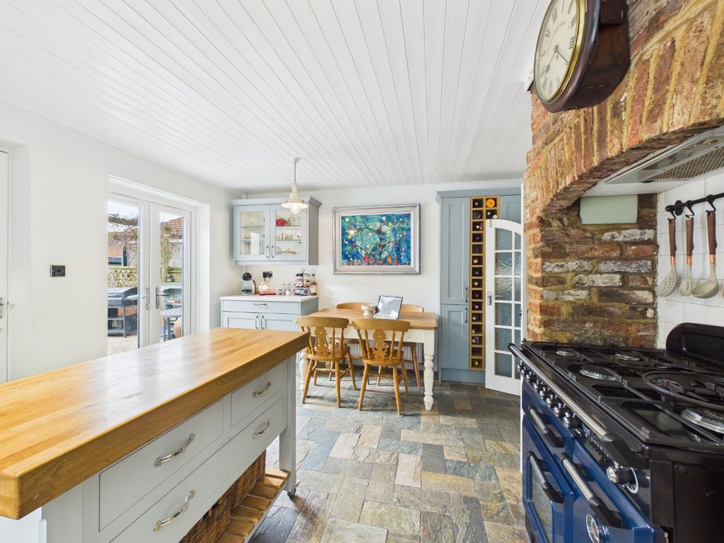 Property photo 3 of 17 4818058