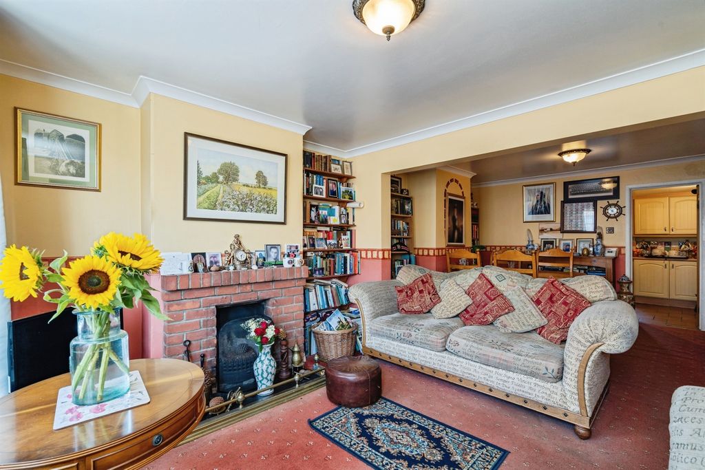Property photo 2 of 16