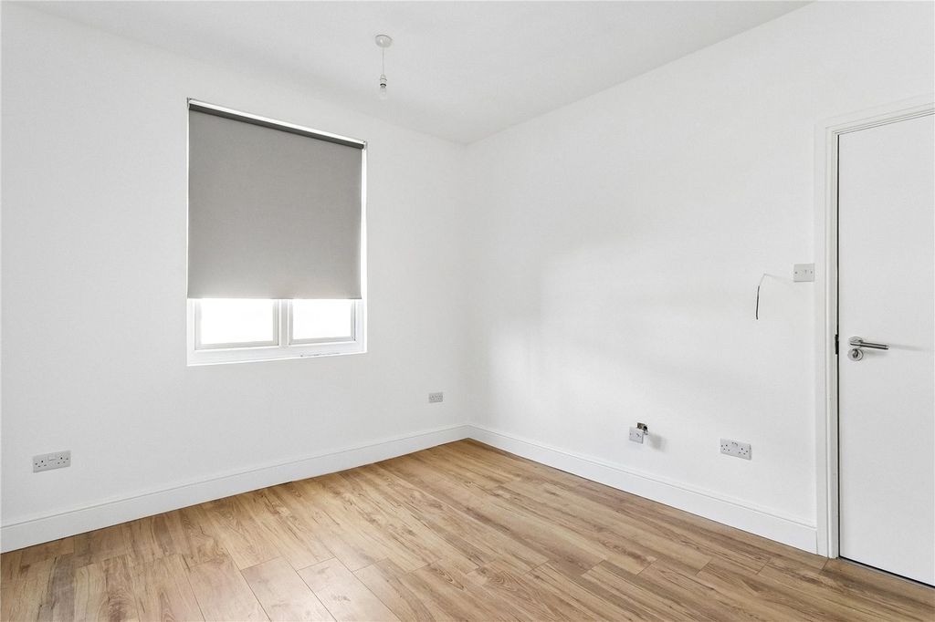 Property photo 3 of 6 Picture No. 05