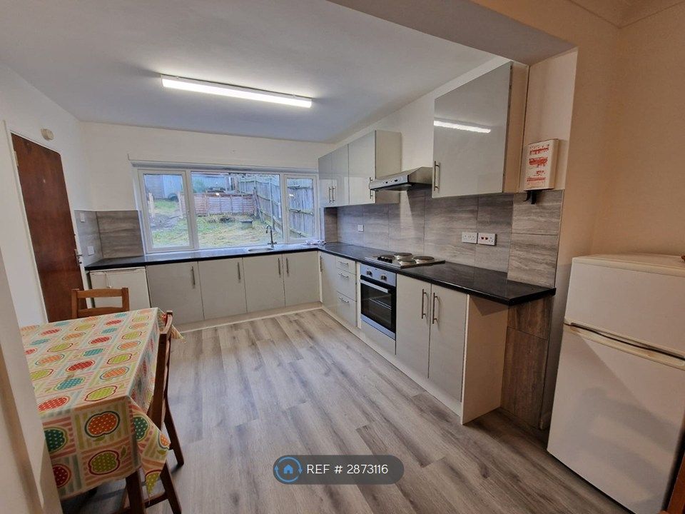 Property photo 3 of 13 Kitchen