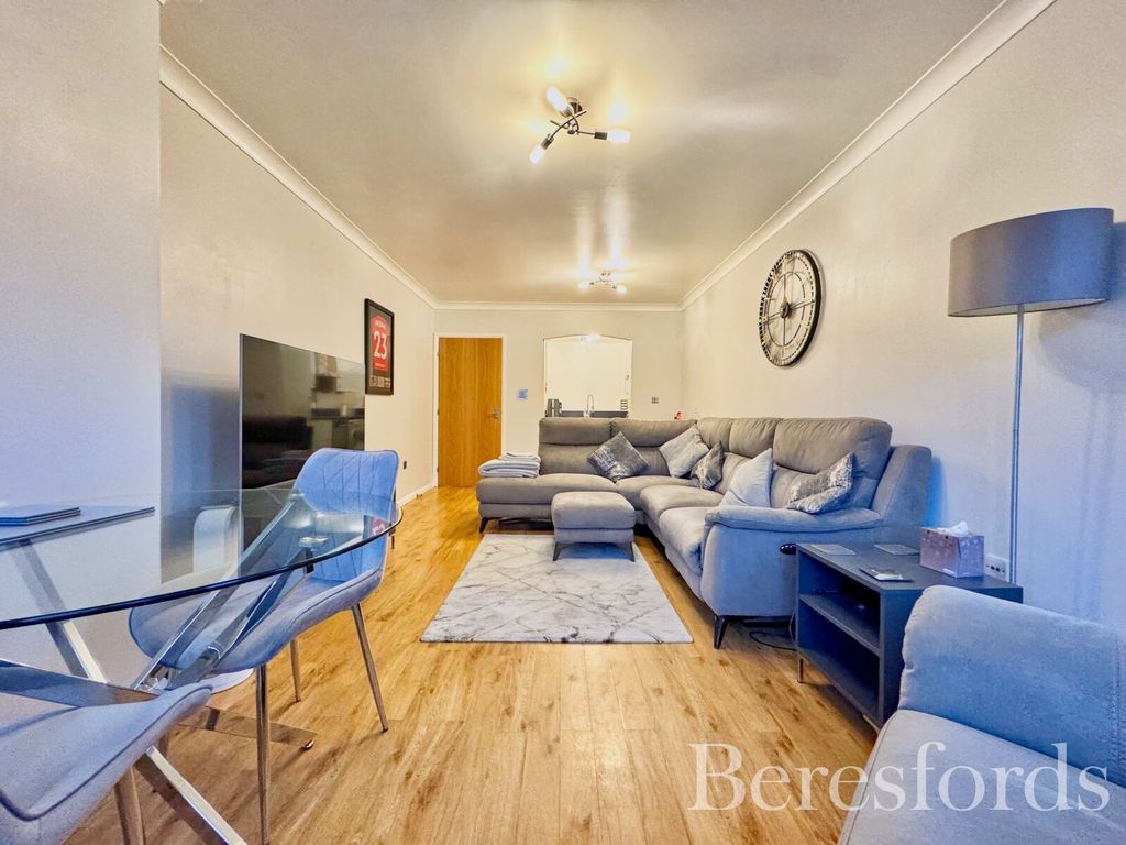 Property photo 1 of 16 Picture No. 11