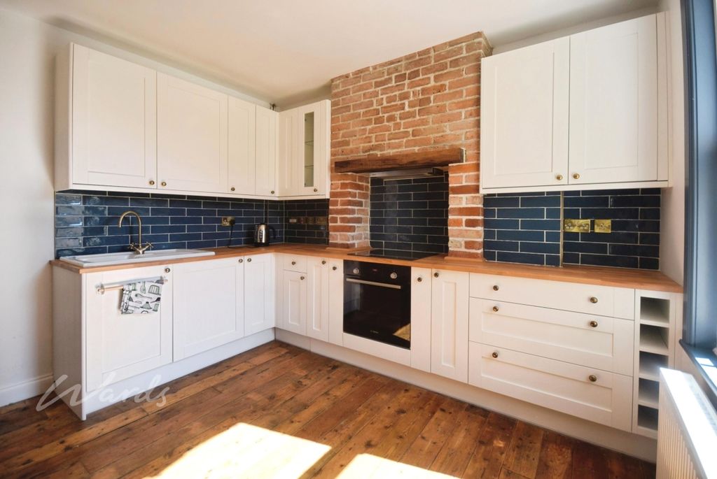 Property photo 3 of 8 7