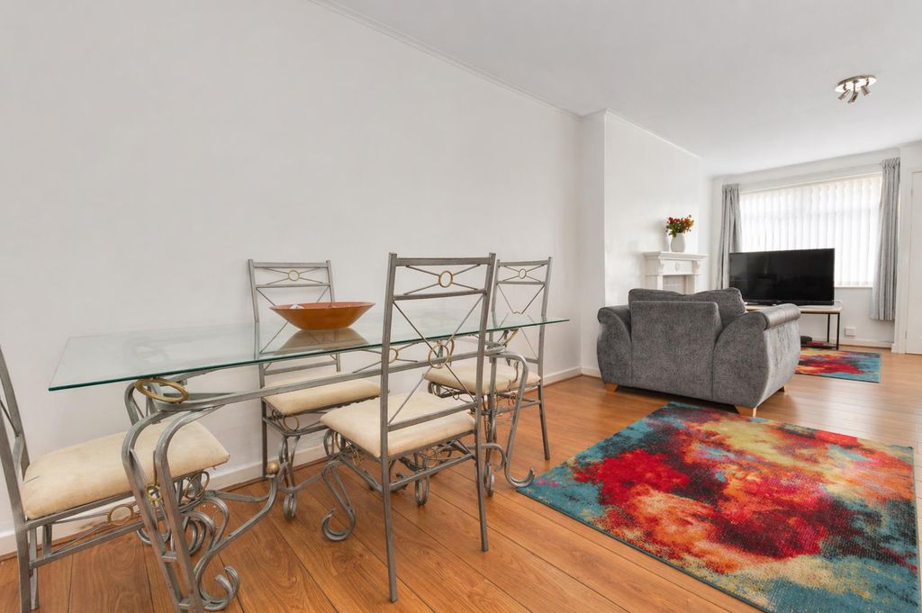 Property photo 2 of 10 13326069-Cac8-43ce-B3d0-c226E40Eeba5.Png