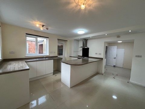Property photo 2 of 13 Image