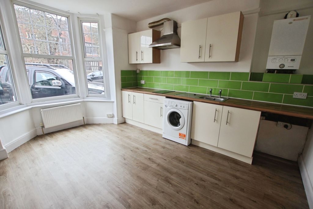 Property photo 2 of 6 5029422