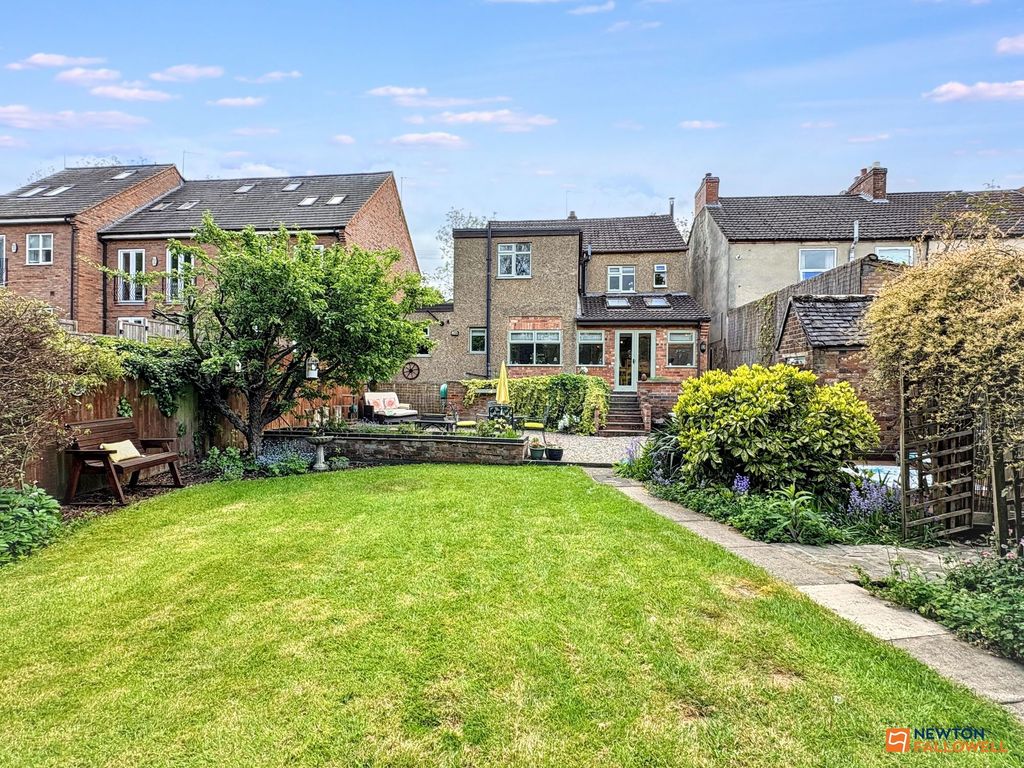 Property photo 3 of 39