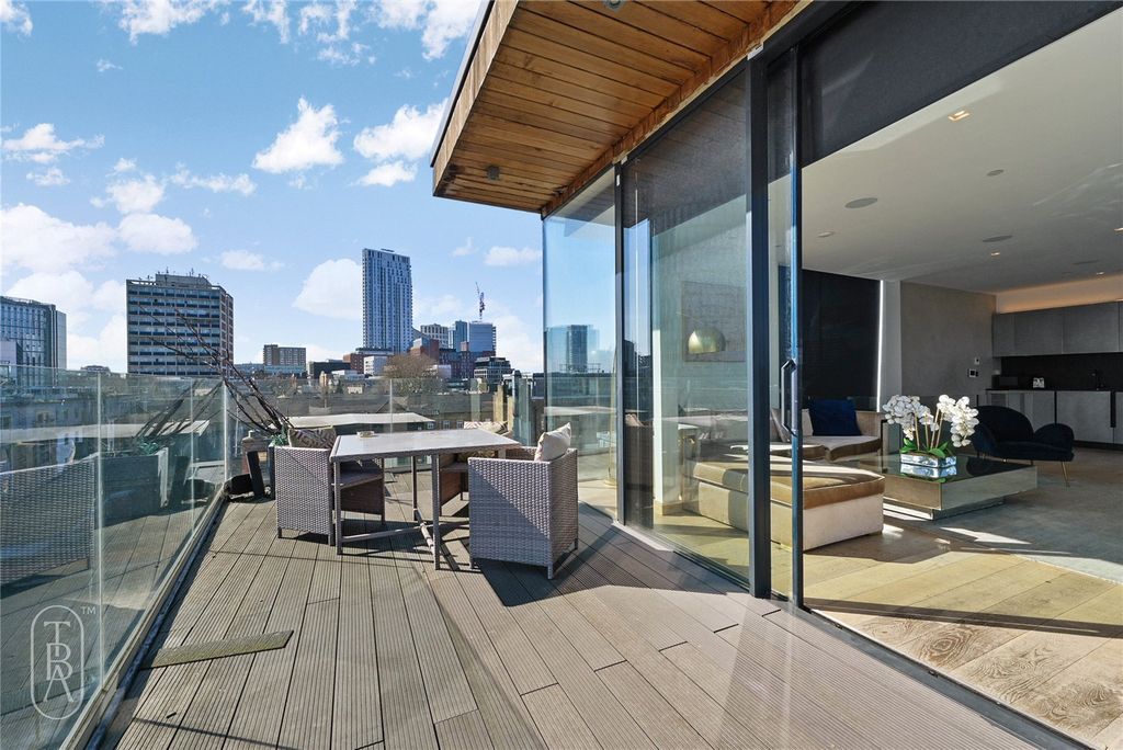 Property photo 2 of 17 Picture No. 10