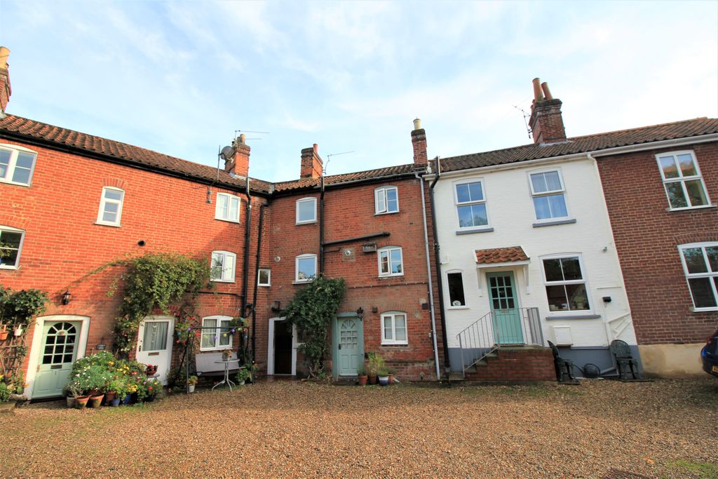 Property photo 2 of 12