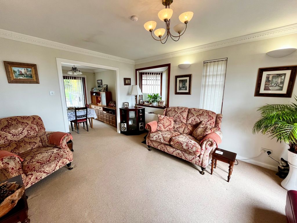 Property photo 3 of 27