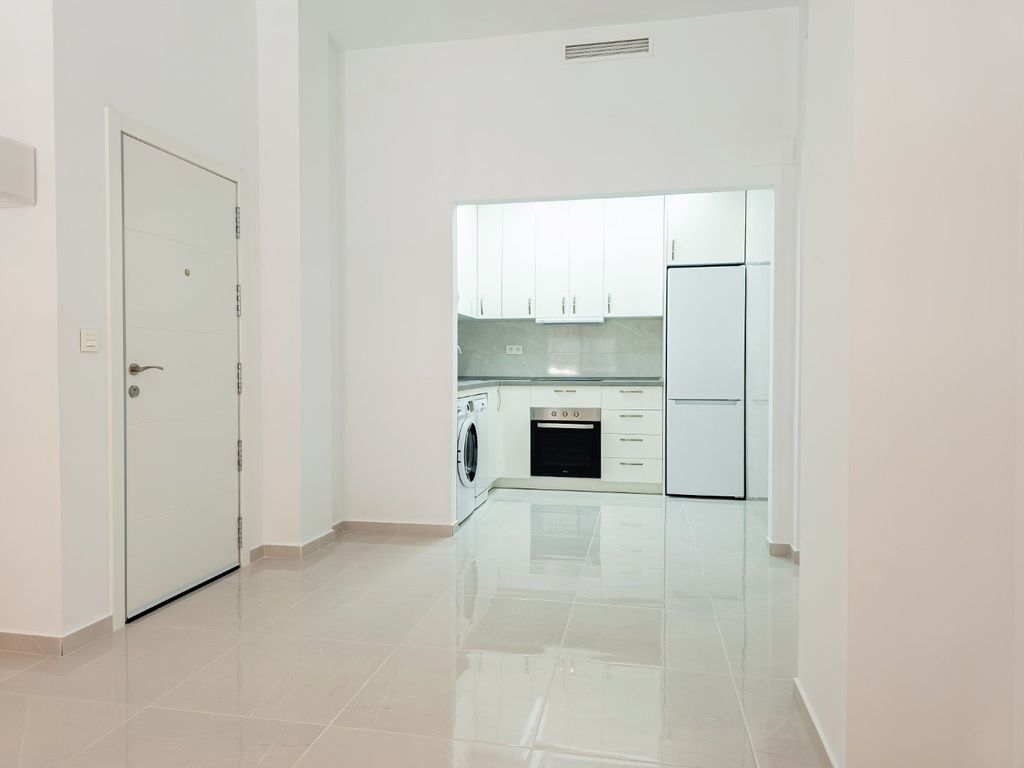 Property photo 2 of 26