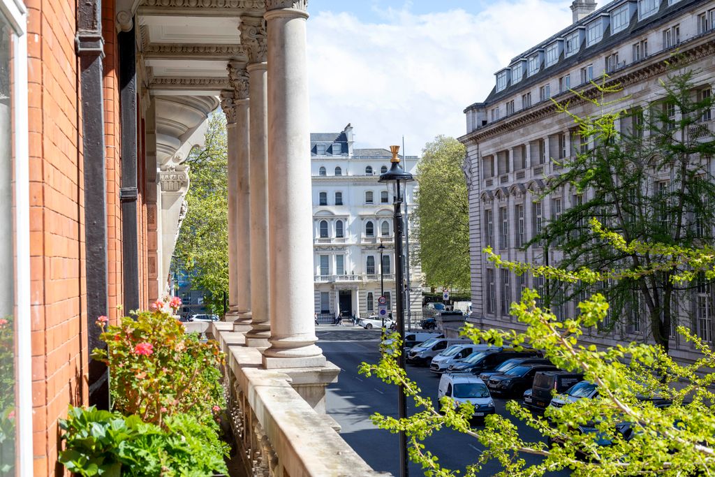 Property photo 2 of 14 8Y3A9847