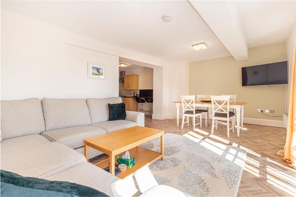Additional image 8 of 2 bed flat for saleSt. Anns Road, Malvern WR14