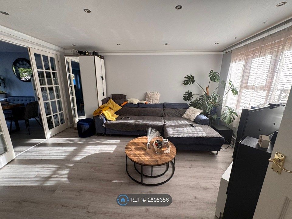 Property photo 3 of 8 Living Room