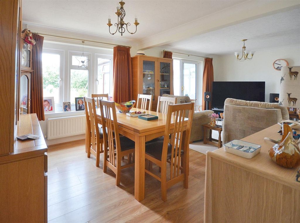 Property photo 3 of 13 Dining Area