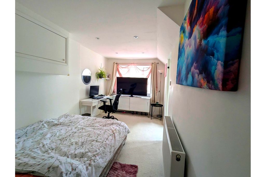 Property photo 3 of 16 Bedroom Four