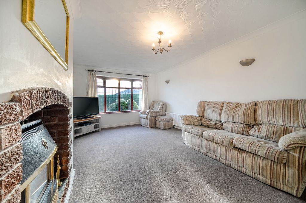 Property photo 2 of 23