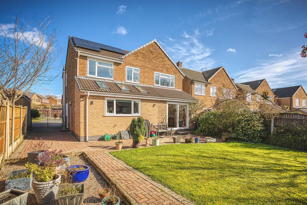 Property photo 2 of 17