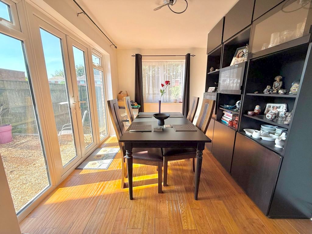 Property photo 3 of 17 Dining Room