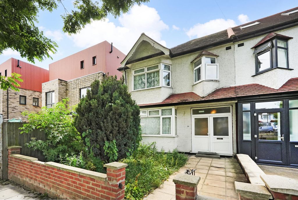 Property photo 2 of 15 Front (Exterior)