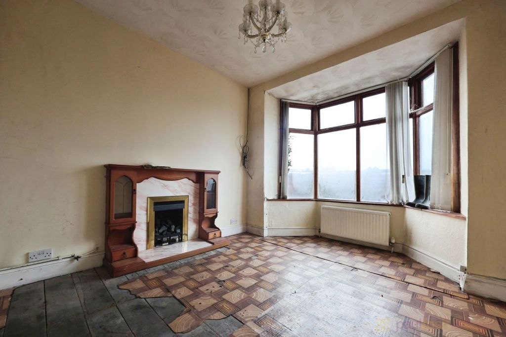 Property photo 3 of 14