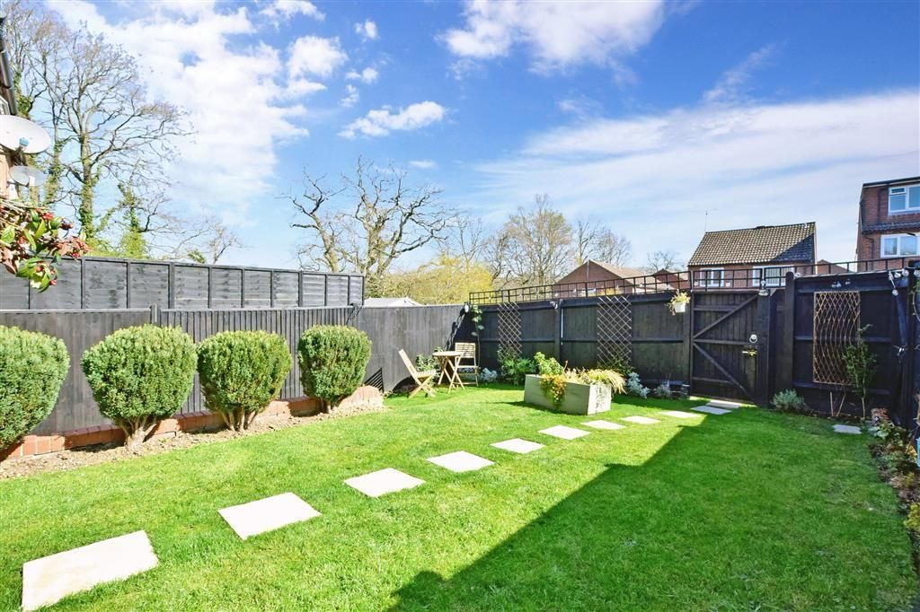 Property photo 2 of 9 Garden