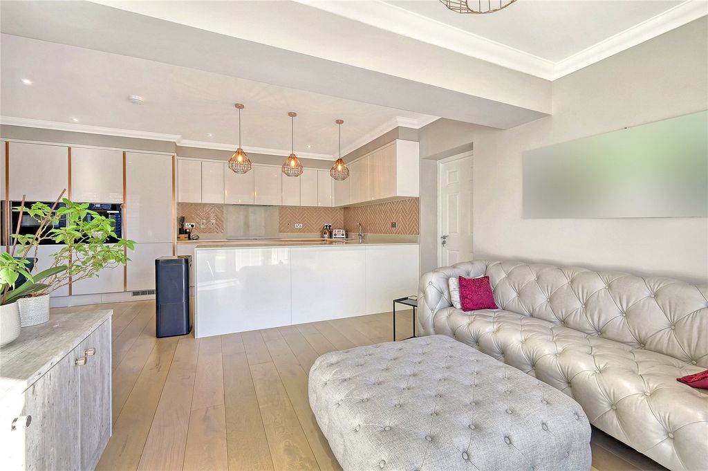 Property photo 2 of 32 Picture No. 22