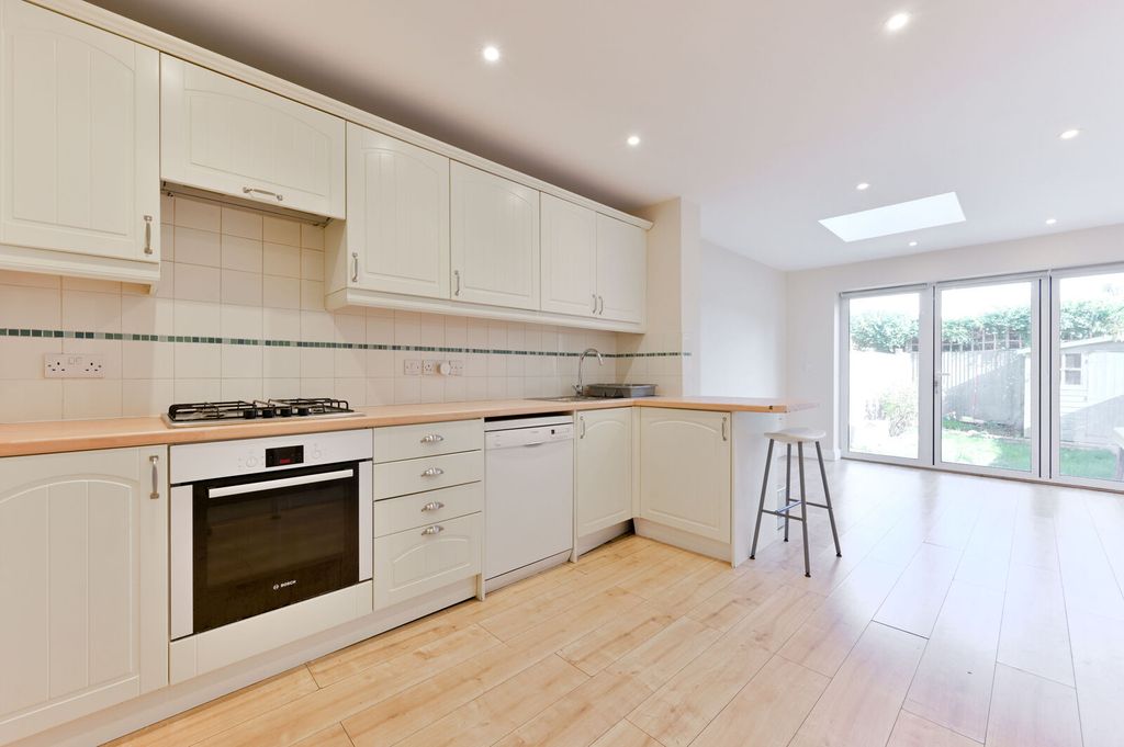 Property photo 1 of 18