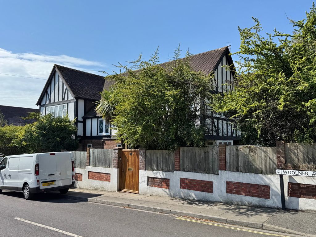 Property photo 1 of 27