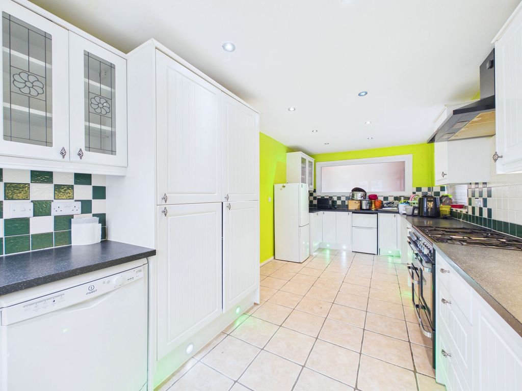 Property photo 2 of 22 Kitchen