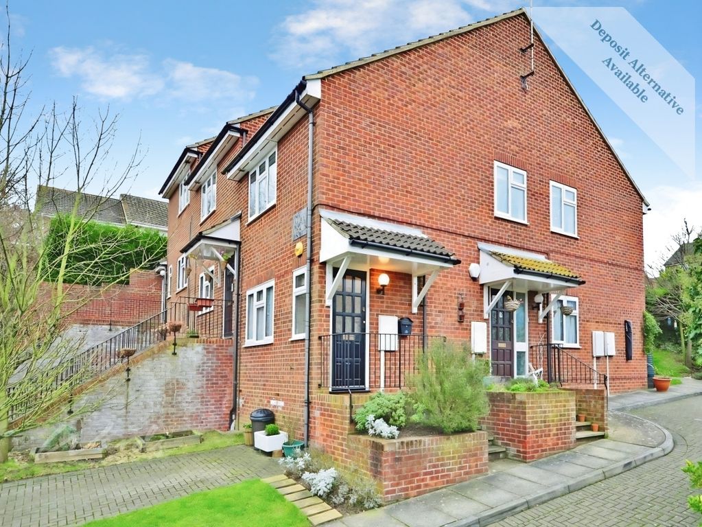 Property photo 1 of 7 Tadley Front