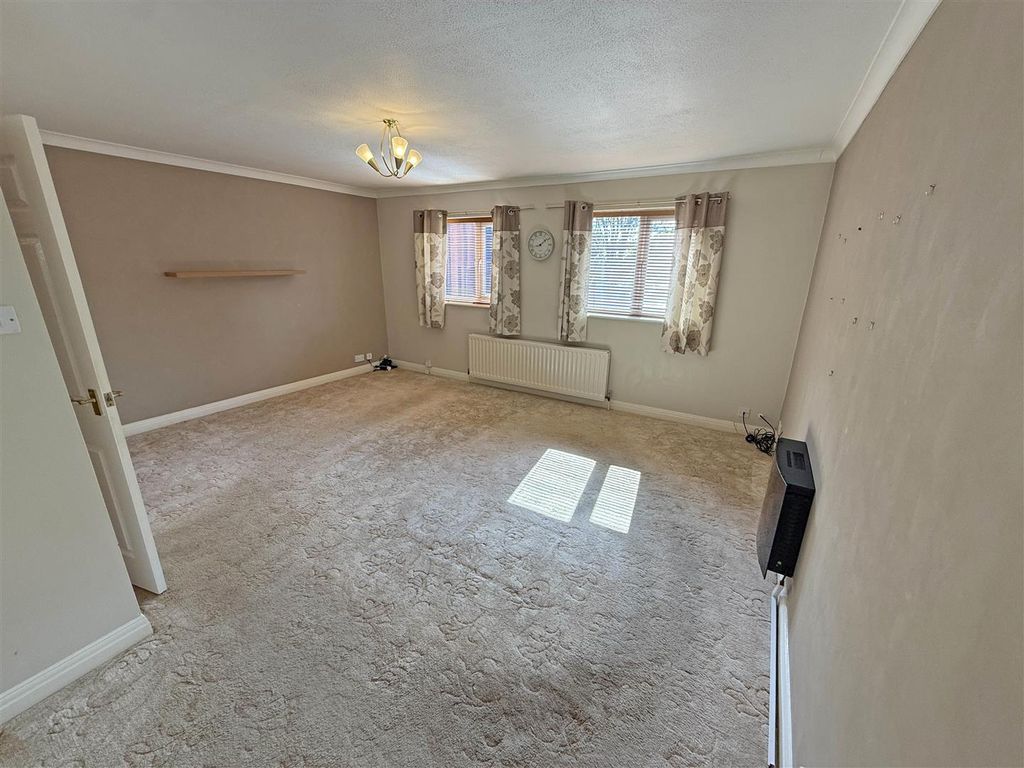 Property photo 2 of 9 Living Room.Jpg