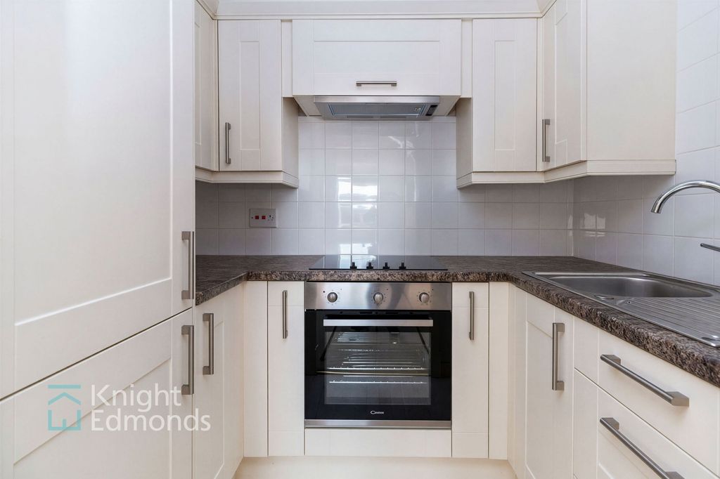 Property photo 3 of 5 Kitchen