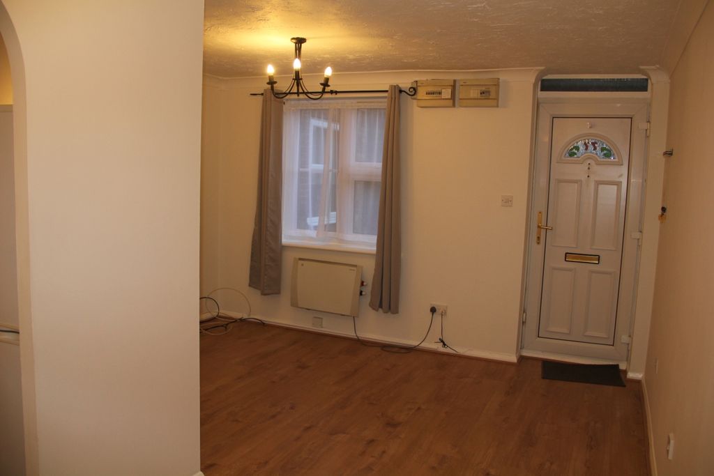 Property photo 2 of 6 Living Room