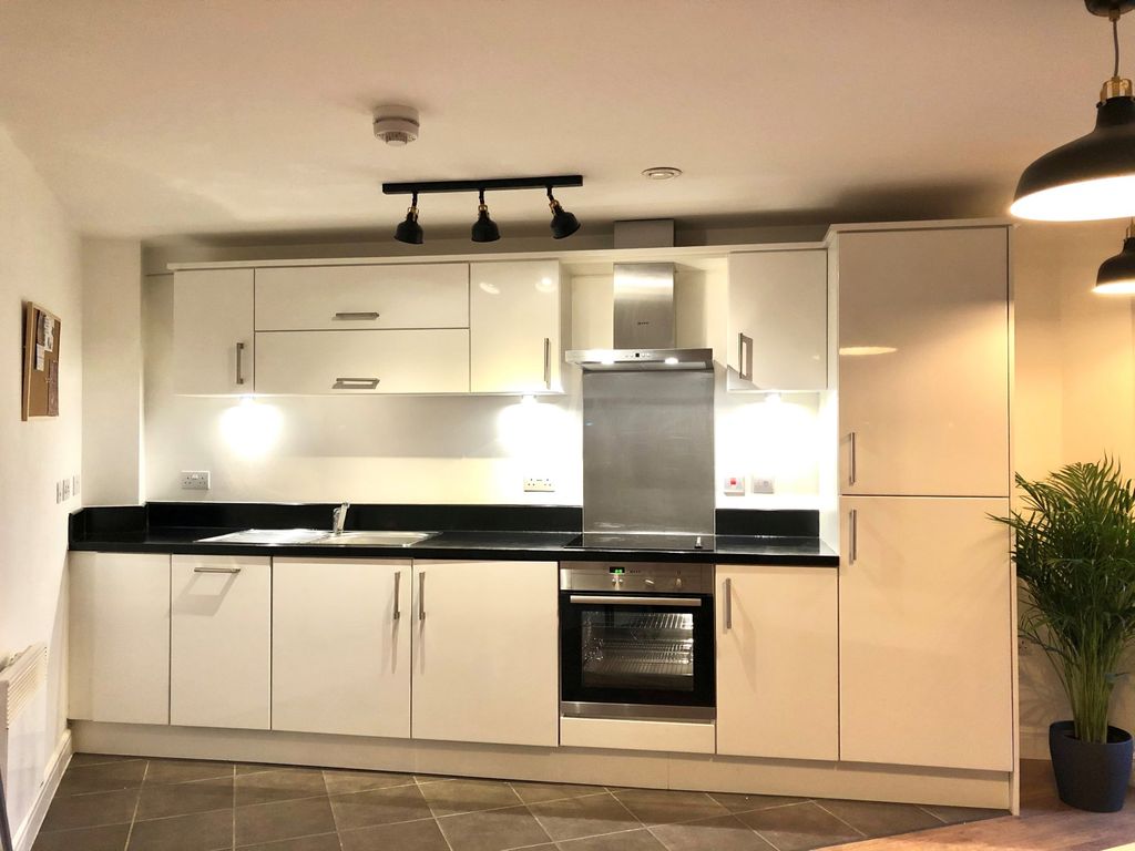 Property photo 2 of 8 Photo 02