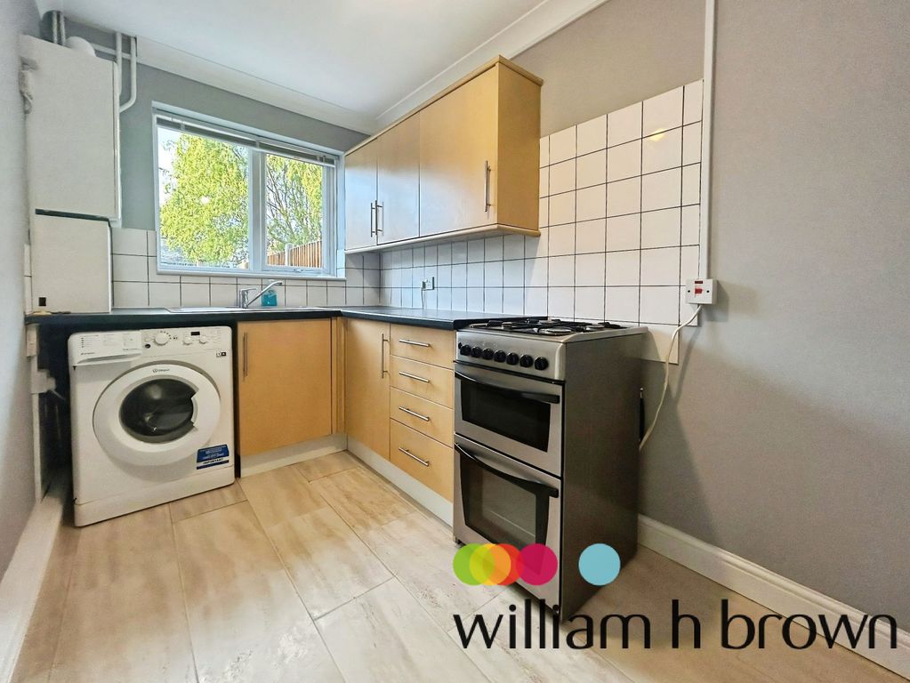 Property photo 3 of 8 Kitchen