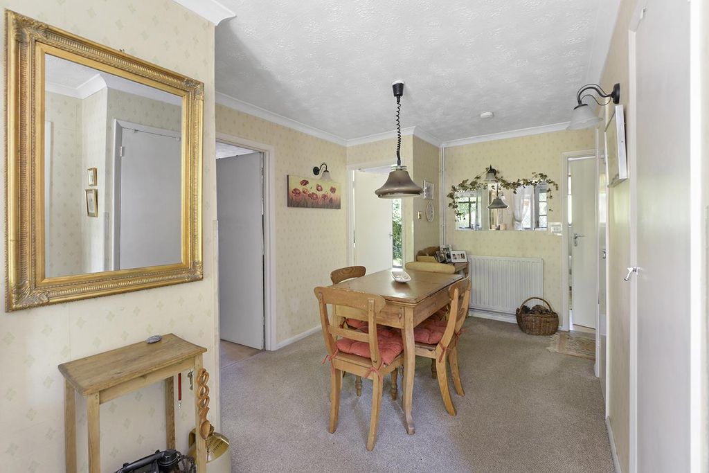 Property photo 3 of 23 379Sutton03.Jpg