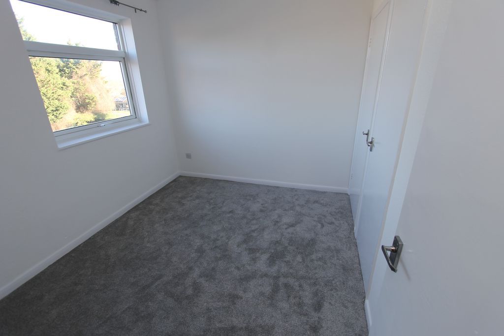 Property photo 1 of 10 Photo 8