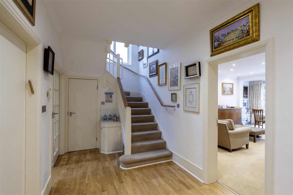 Property photo 2 of 13 7455_003.Jpg