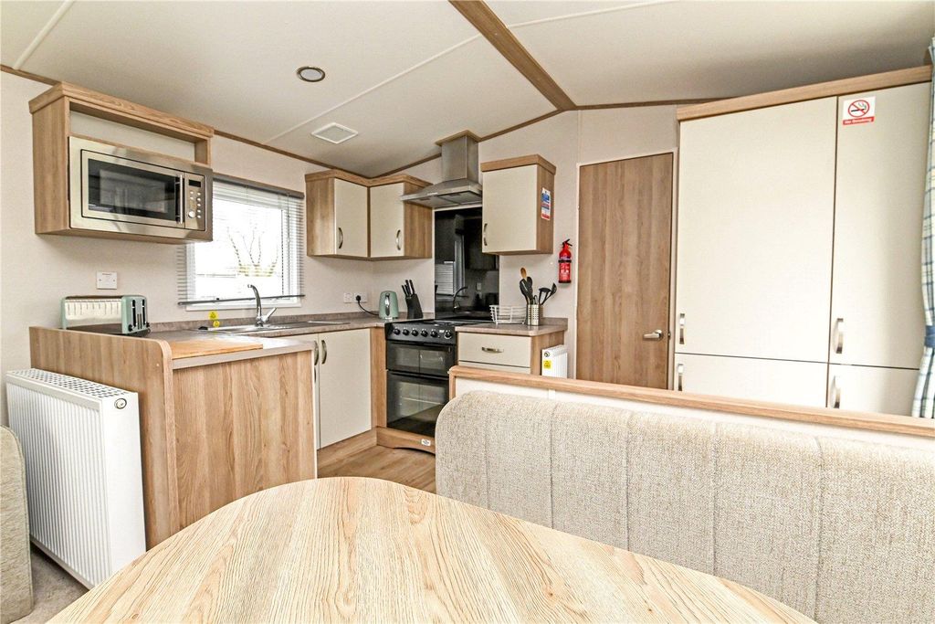 Property photo 3 of 15 Picture No. 04