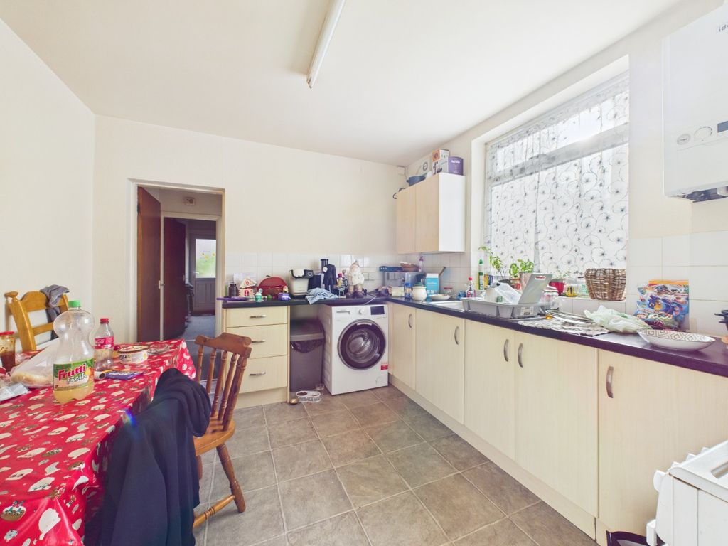 Property photo 3 of 16 4573894