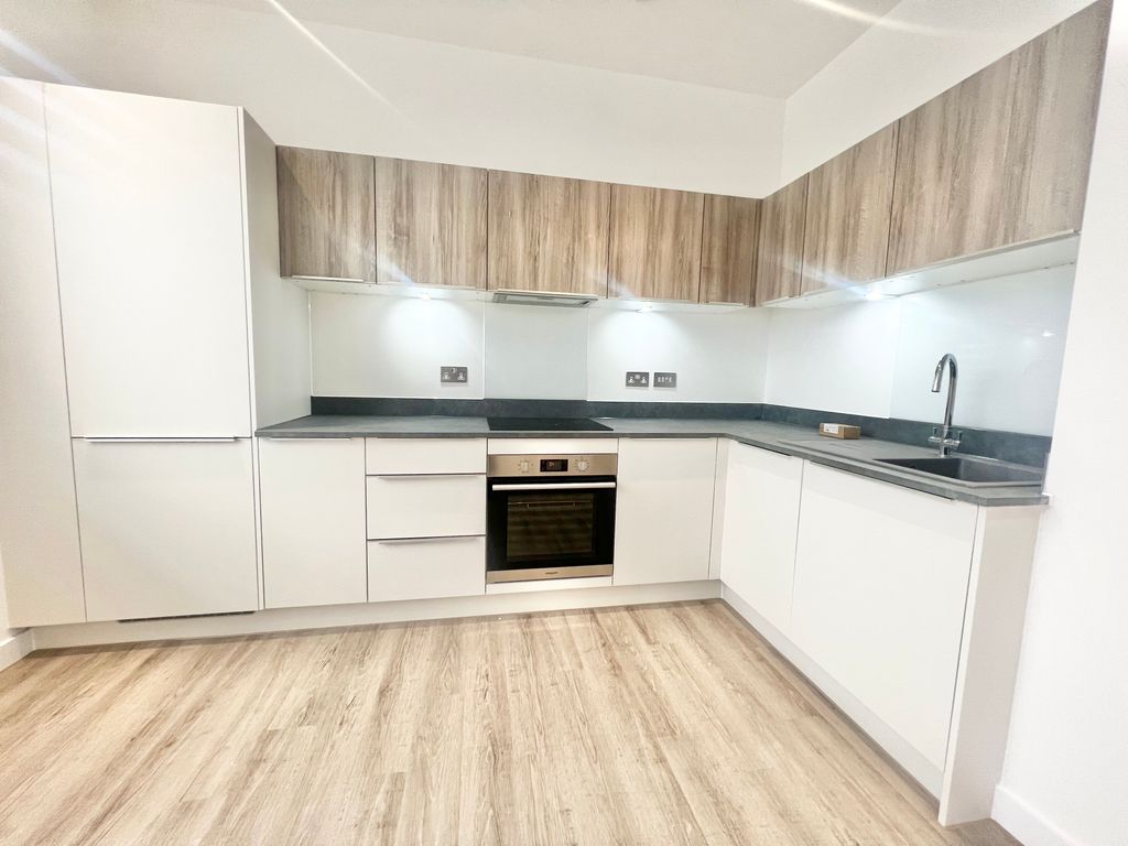 Property photo 3 of 6 Kitchen