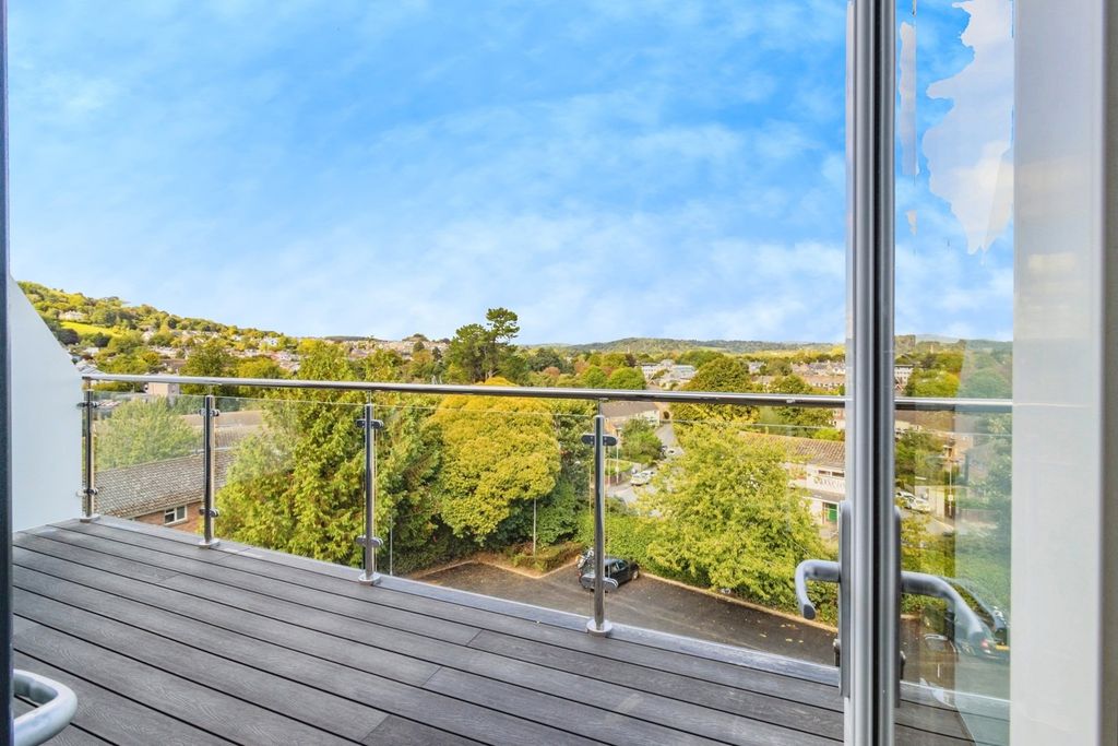 Property photo 2 of 11 Picture No. 15