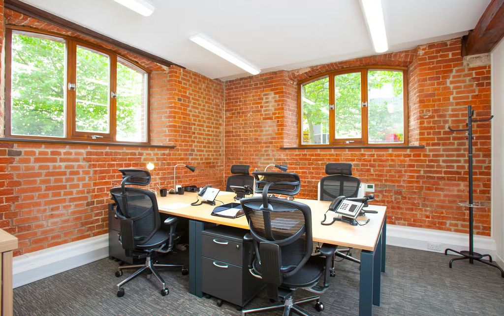 Property photo 1 of 9 Office