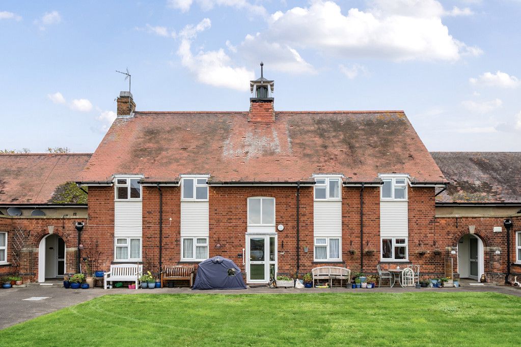 Property photo 1 of 16 External