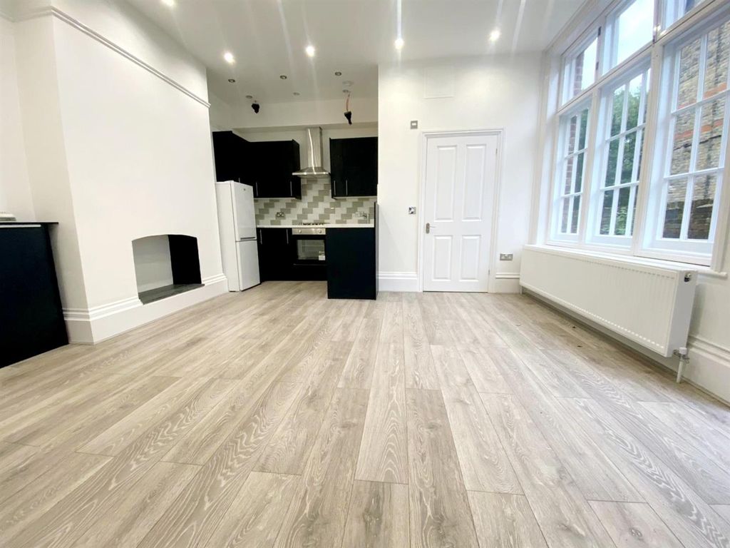 Property photo 2 of 6 Lounge/Kitchen/Diner