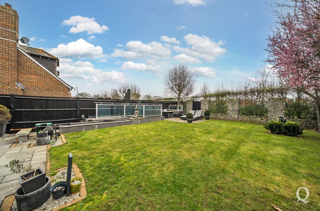 Property photo 3 of 26 84c0Dcfe-28c3-4F5...