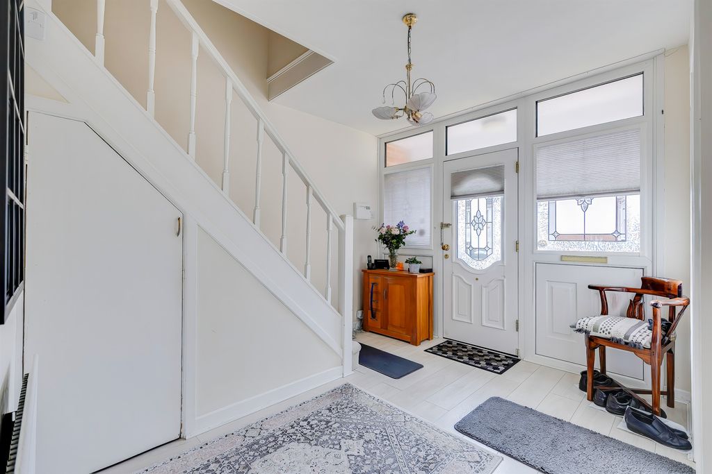 Property photo 3 of 33