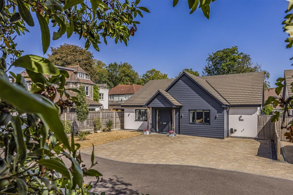 3 bed detached bungalow for saleSt. Annes Close, Emsworth PO10