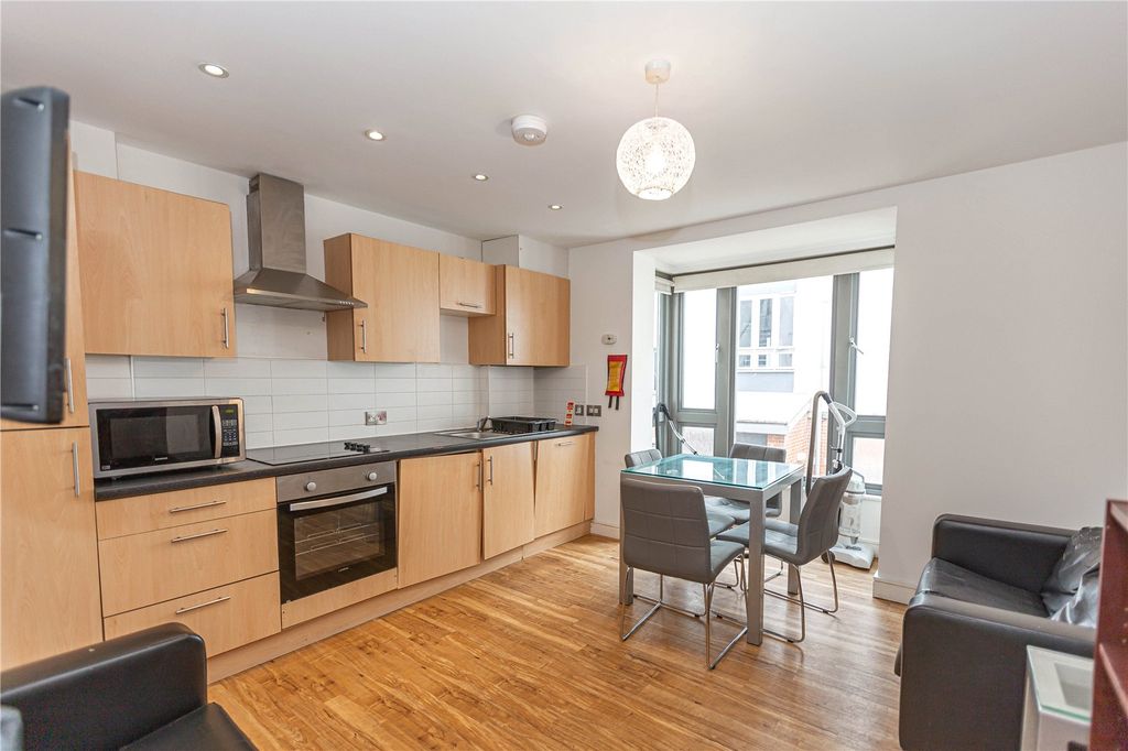 Property photo 2 of 8 Picture No. 25